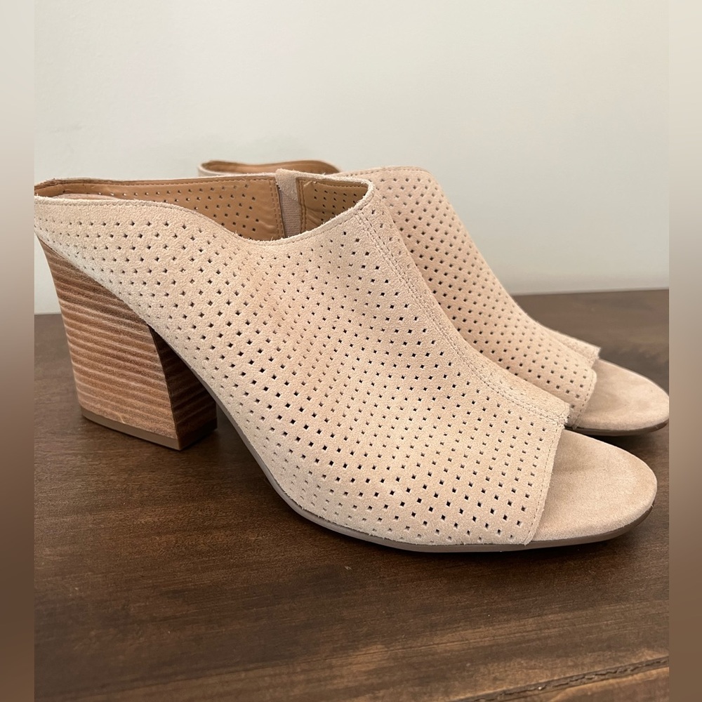 New without box Womens Franco Sarto Leather Peep Toe Heel Tan Beige size 12